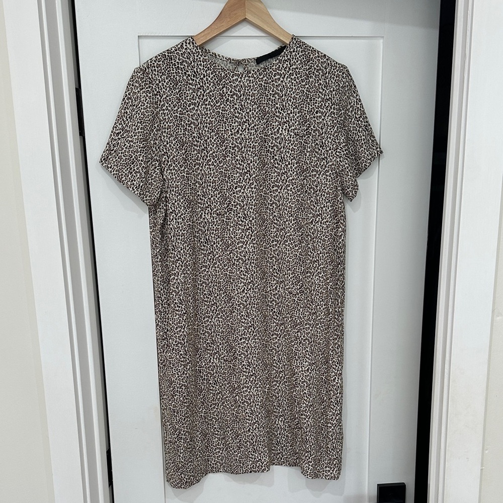 Jenni Kayne Leopard Print Short Sleeve Dress - Picture 4 of 8